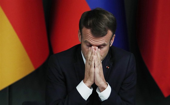 Prezident Francie Emmanuel Macron na istanbulském summitu vnovaném budoucnosti...