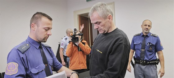 Jaromír Šmídek ze Sokolovska je obžalovaný ze znásilnění a vraždy. Hrozilo mu...