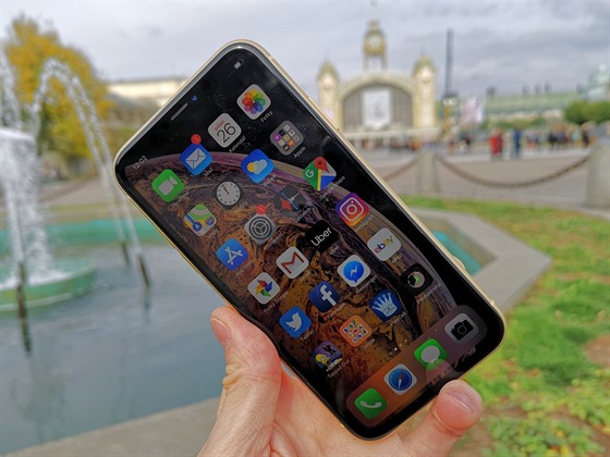 iPhone XR