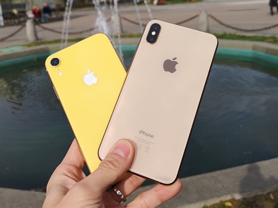 Apple iPhone XR a XS Max