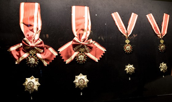 Ve Vladislavském sále na Praském hrd vrcholí pípravy na ceremoniál pedávání...