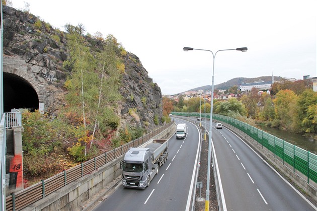 Vyplatí se? ŘSD začne posuzovat variantu silničního tunelu pod Karlovými Vary