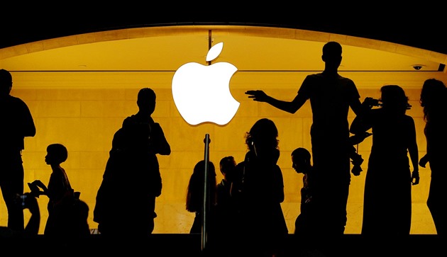 Apple se dočkal prvních odborářů mezi prodejci, gratuloval jim i senátor