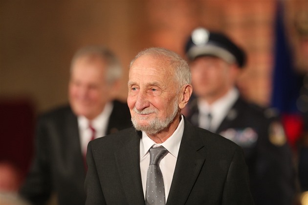 Václav Větvička, botanist and science popularizer, dies at 88