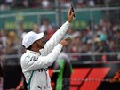 Lewis Hamilton z Mercedesu oslavuje zisk pátého titulu svtového ampiona.