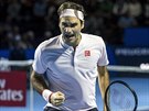 výcarský tenista Roger Federer se povzbuzuje ve finále turnaje v Basileji.