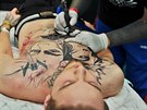 V�ce ne� dv� stovky tat�r� z �eska i zahrani�� na Tattoo Grand Prix v Brn�...
