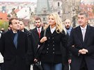 Francouzský prezident Emmanuel Macron a eský premiér Andrej Babi s manelkou...