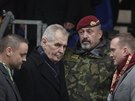 Prezident Zeman pichází na vojenskou pehlídku ke stému výroí vzniku...