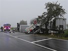 Nehoda autobusu a kamionu u Vysok�ch Studnic na Jihlavsku.