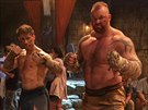 Alain Moussi a Thor Júlíus Björnsson ve filmu Kickboxer Retaliation (2017)