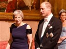 Britská premiérka Theresa Mayová a princ William (Londýn, 23. íjna 2018)