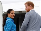 Vévodkyně Meghan a princ Harry na letišti Fua'amotu před odletem z království...