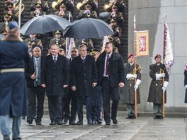 Milo Zeman a Andrej Kiska bhem pietnho aktu na Vtkov (28. jna 2018)