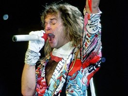 David Lee Roth, zpvák kapely Van Halen pi vystoupení v Madison Square Garden...