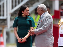 Vévodkyn Meghan a premiér Fidi Frank Bainimarama (Nadi, 25. íjna 2018)