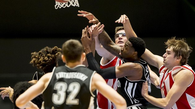 Basketbalov FIBA Europe Cup, momentka z utkn BK JIP Pardubice vs. Avtodor Saratov.