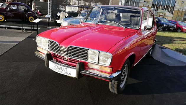 Renault 8 pipomnl slavnou historii francouzsk znaky na vstav Designblok 2018.