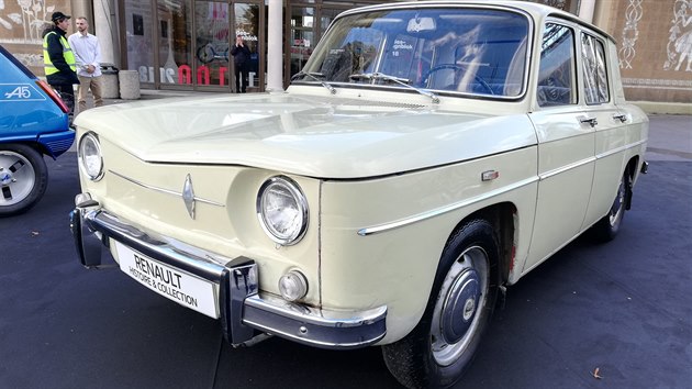 Renault 8 pipomnl slavnou historii francouzsk znaky na vstav Designblok 2018.