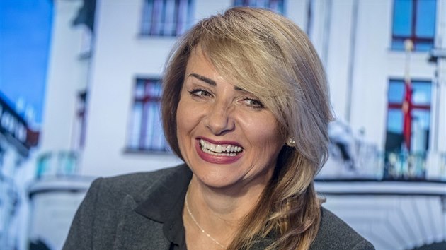 Končící pražská primátorka Adriana Krnáčová v diskusním pořadu iDNES.cz Rozstřel. (23. října 2018)