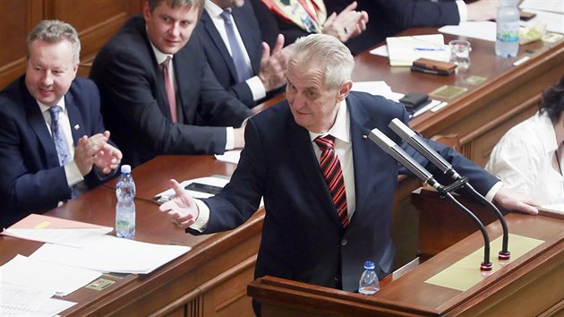 Prezident Miloš Zeman přišel do Sněmovny podpořit přijetí státního rozpočtu a vládu Andreje Babiše, která ho předložila. (24. října 2018)