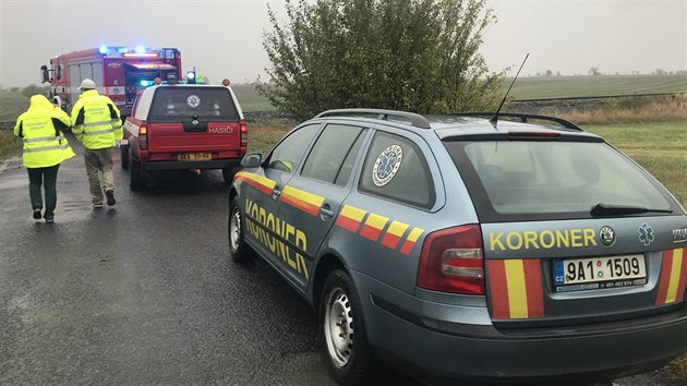 Srku s vlakem u Kostelce nad Labem nepeila spolujezdkyn z auta, idi je vn zrann (28. 10. 2018).