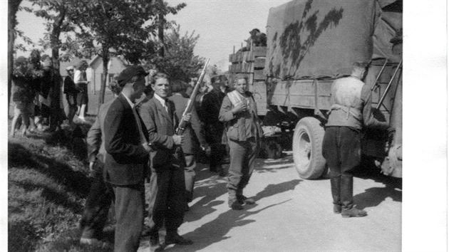 Jirny, 9 - 10. 5. 1945 - němečtí vojáci, zejména vojáci wehrmachtu, zadržení místními povstalci