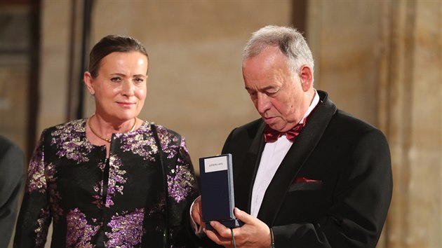 Udílení státních vyznamenání - Ivan Vyskočil a Alena Vitásková (28. října 2018)