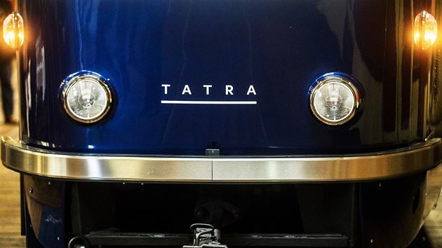 Dopravní podnik představil tramvaj Tatra T3 Coupé od návrhářky Anny Marešové. Tramvaj bude mít bar i speciální jízdenky (24.10.2018)
