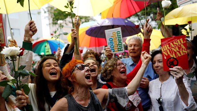 Brazilci pili ve druhm kole k urnm zvolit prezidenta. (28. jna 2018)