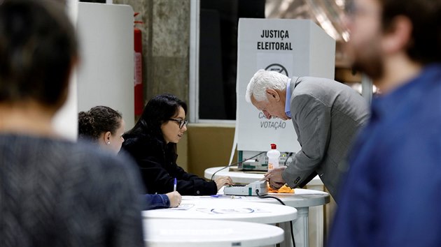 Brazilci pili ve druhm kole k urnm zvolit prezidenta. (28. jna 2018)