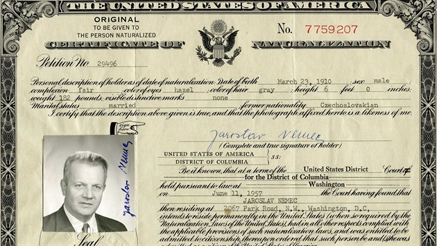 Osvědčení o naturalizaci z 11. 6. 1957, jímž americké úřady přiznaly Jaroslavu Němcovi americké občanství.