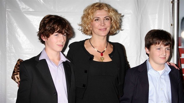 Natasha Richardsonov spolen se svmi syny Michelem a Danielem rok ped svou tragickou smrt (2008)