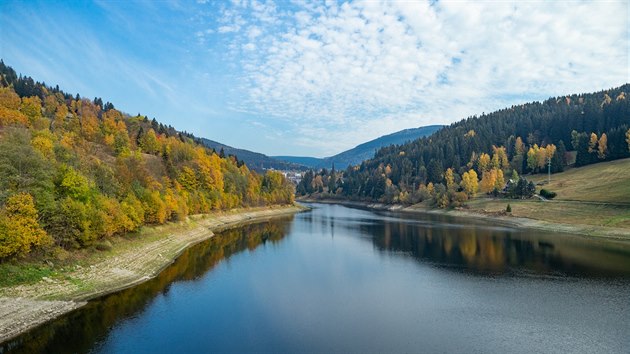 Labsk pehrada v Krkonoch je tm bez vody (17. 10. 2018).