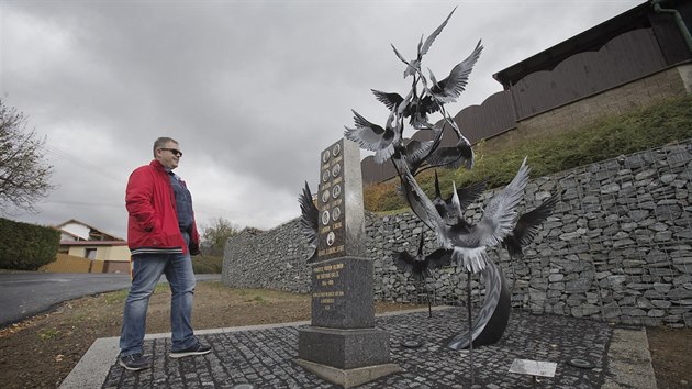 Nov pamtnk ve Kvovicch na Domalicku je pipomnkou jedencti padlch mu za prvn svtov vlky. (24. 10. 2018)