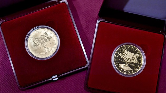 Česká národní banka představila  v Praze zlatou minci s nominální hodnotou 10.000 Kč, která je věnována 100. výročí vzniku Československa. (24. října 2018)