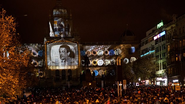 Videomapping na Nrodnm muzeu pi pleitosti oslav vzniku republiky. (27. jna 2018)