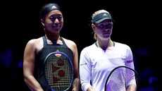 Tenistky Naomi Ósakaová (vlevo) a Angelique Kerberová ped vzájemným utkáním na...