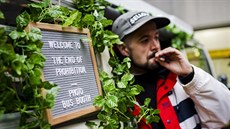 V Kanad vstoupil v platnost zákon legalizující rekreaní pouívání marihuany....