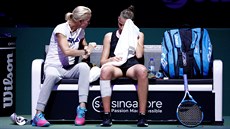 PORADA. Australská kouka Rennae Stubbsová radí eské tenistce Karolín...