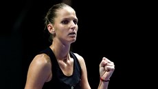ÚSP̊NÁ VÝMNA. eská tenistka Karolína Plíková se raduje se zisku fiftýnu.