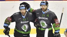 Michal Vondrka (vlevo) a Jakub Klepi z Mladé Boleslavi se radují z gólu do...