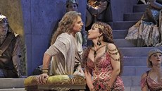 Roberto Alagna jako Samson a Elina Garanča jako Dalila v Metropolitní opeře