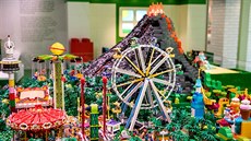 Loni otevený LEGO House v dánském Billundu je pehlídkou velkých model v...