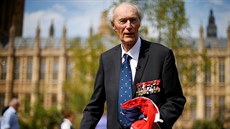 Norský hrdina Joachim R&#248;nneberg na slavnostní ceremonii na poest velitele...