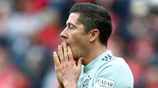 Robert Lewandowski z Bayernu Mnichov nechápe spálenou anci.