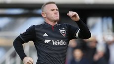 Wayne Rooney z D.C. United slaví svůj gól proti New York City FC.