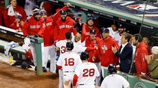 Radost baseballist Boston Red Sox bhem duelu s Los Angeles Dodgers