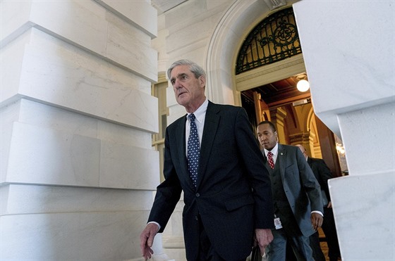 Bývalý éf FBI Robert Mueller, který vede vyetování ruského vlivu na volby....