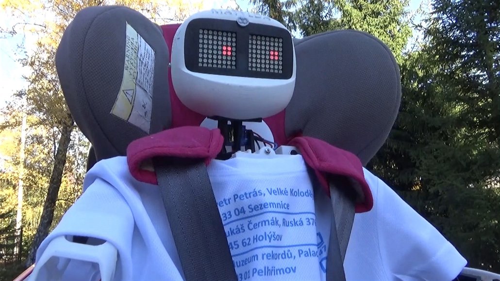 Robot Matylda stopuje z Jablonce do Pelhřimova - iDNES.tv